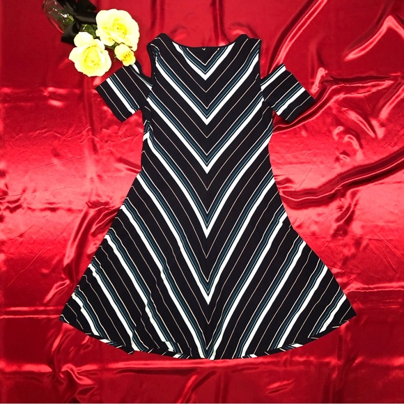 White House Black Market (WHBM) Cold Shoulder Knit Trapeze Dress - Picture 7 of 10